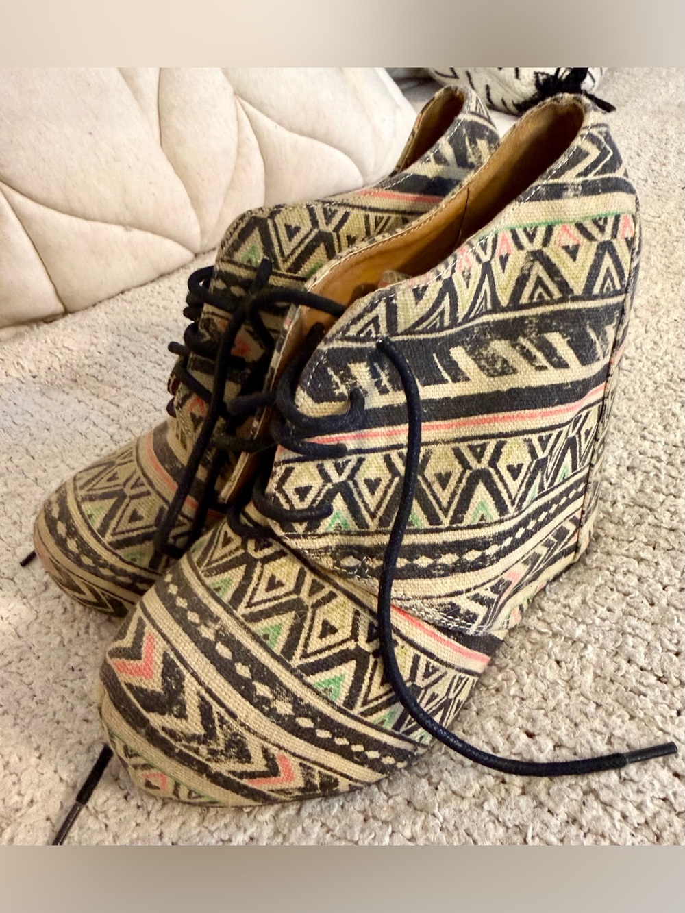 SHI by Journeys Aztec Pattern Lace-Up Wedge Booties 7